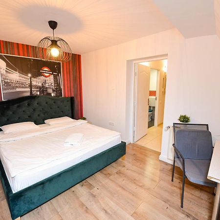 The Lincoln Suites - Central Shabbat Friendly Apartments Бухарест Екстер'єр фото