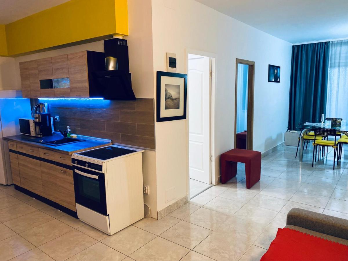 The Lincoln Suites - Central Shabbat Friendly Apartments Бухарест Екстер'єр фото