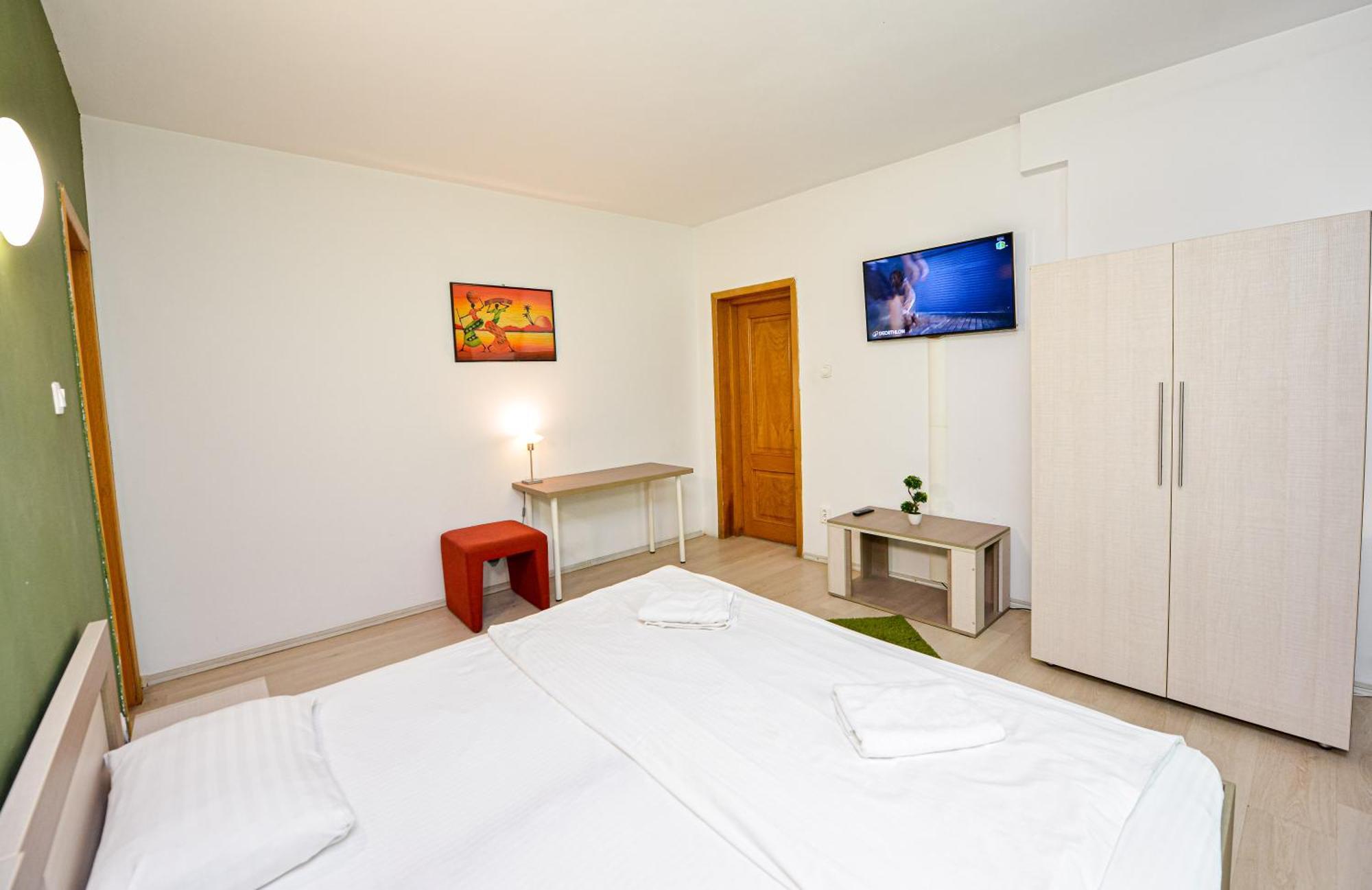 The Lincoln Suites - Central Shabbat Friendly Apartments Бухарест Екстер'єр фото