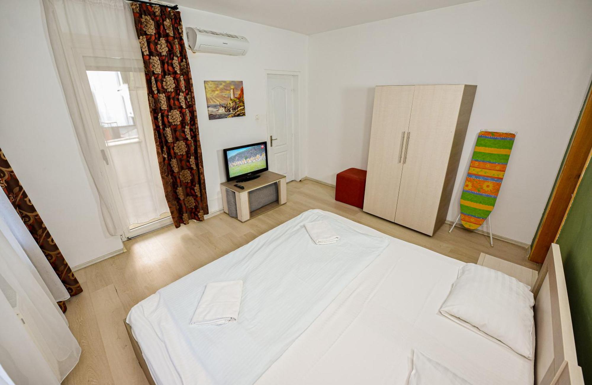 The Lincoln Suites - Central Shabbat Friendly Apartments Бухарест Екстер'єр фото