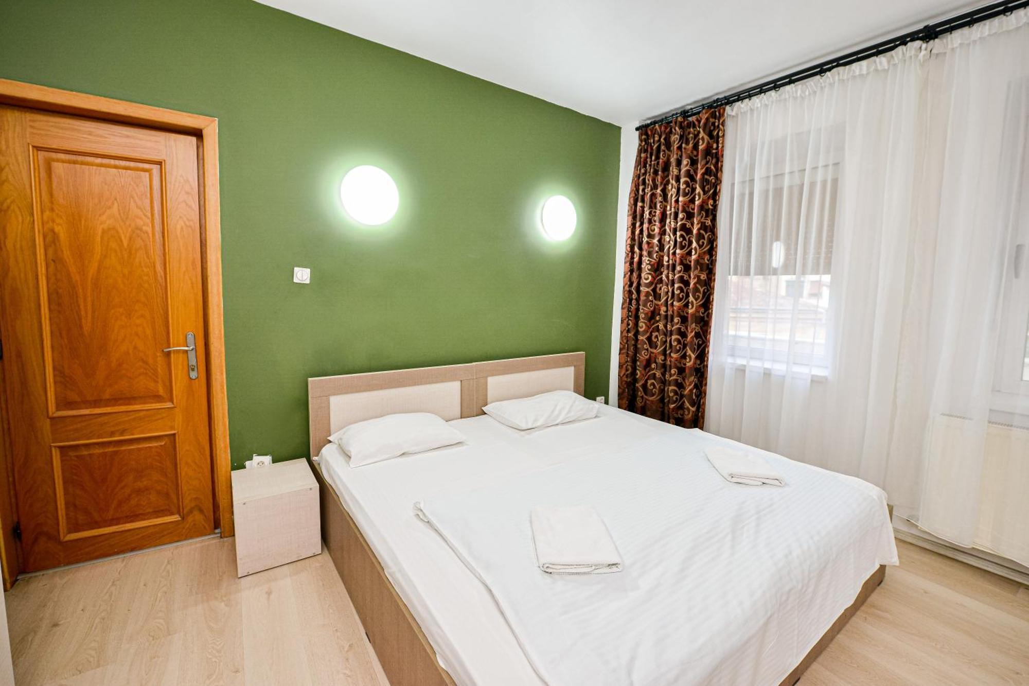 The Lincoln Suites - Central Shabbat Friendly Apartments Бухарест Екстер'єр фото