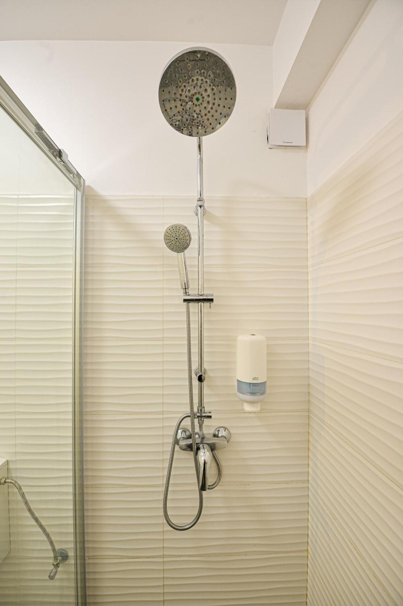 The Lincoln Suites - Central Shabbat Friendly Apartments Бухарест Екстер'єр фото