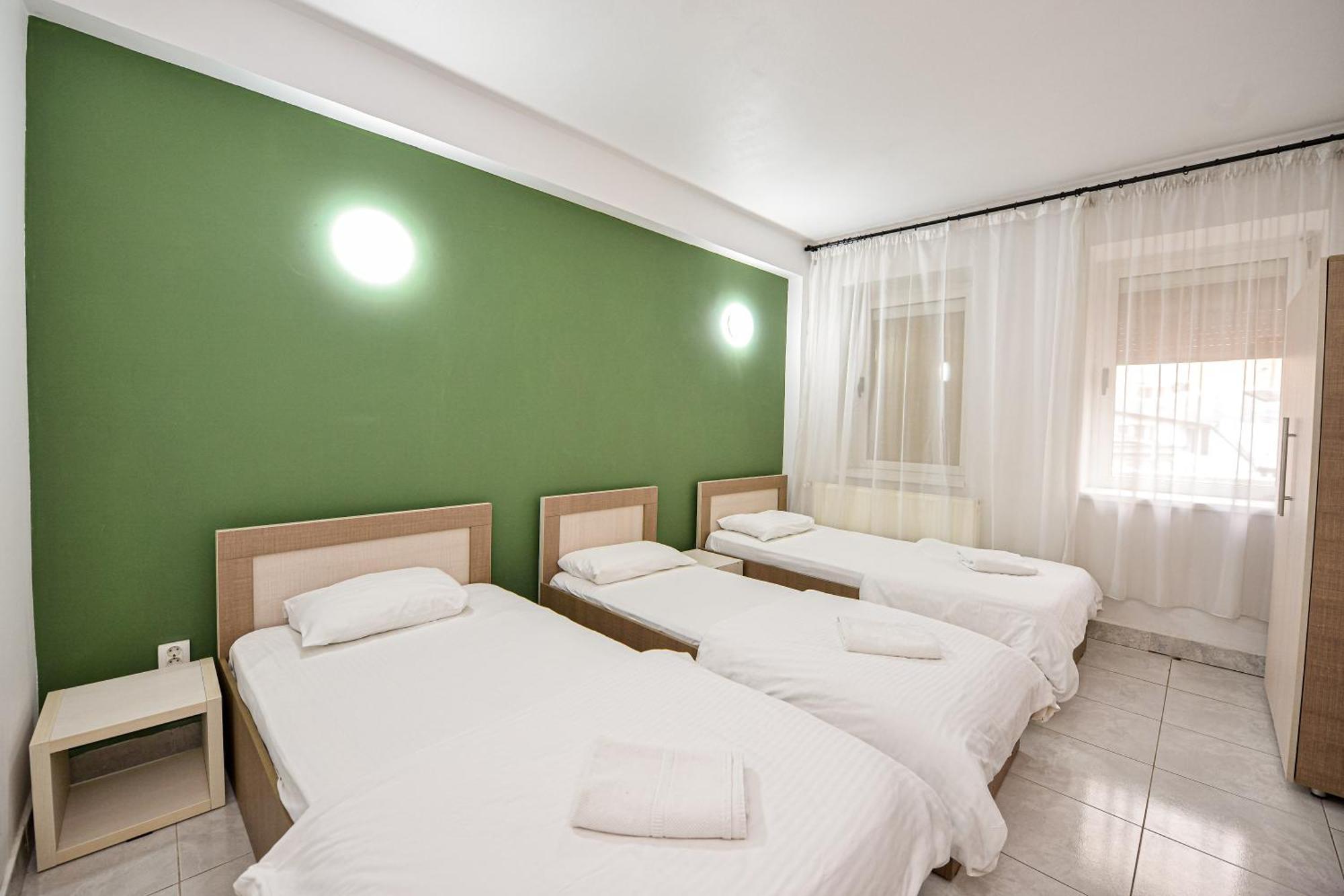 The Lincoln Suites - Central Shabbat Friendly Apartments Бухарест Екстер'єр фото