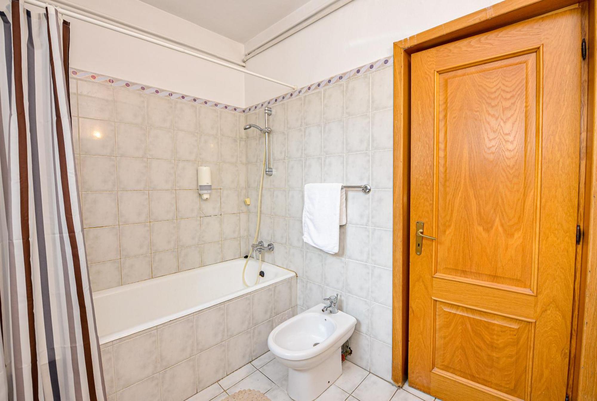 The Lincoln Suites - Central Shabbat Friendly Apartments Бухарест Екстер'єр фото