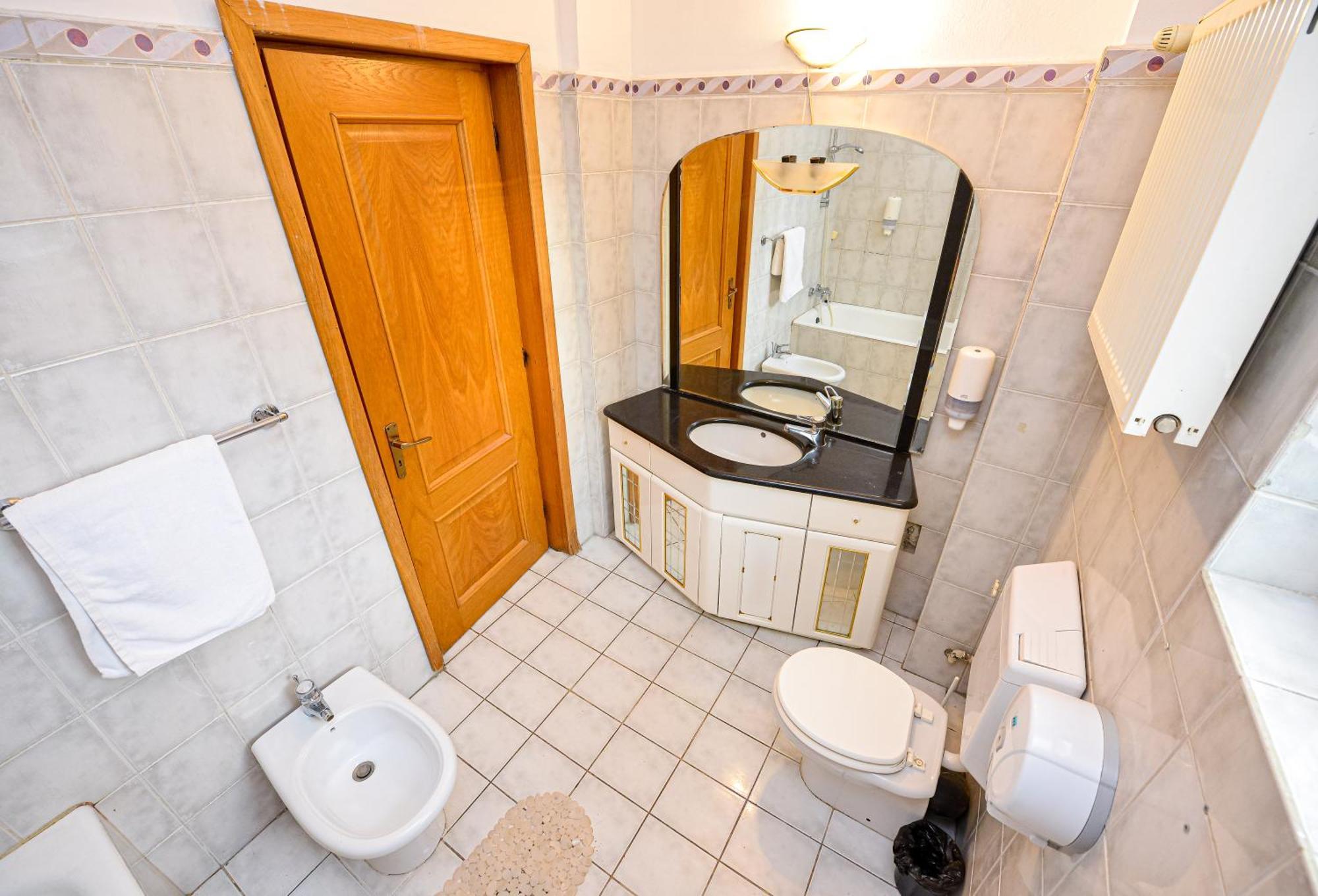 The Lincoln Suites - Central Shabbat Friendly Apartments Бухарест Екстер'єр фото